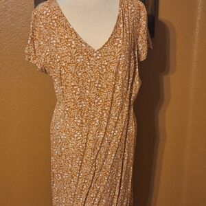 Old Navy Gold & White Short Sleeve Dress